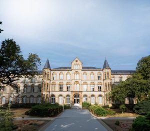 241637 241554 cover photo College France Euclea1 1